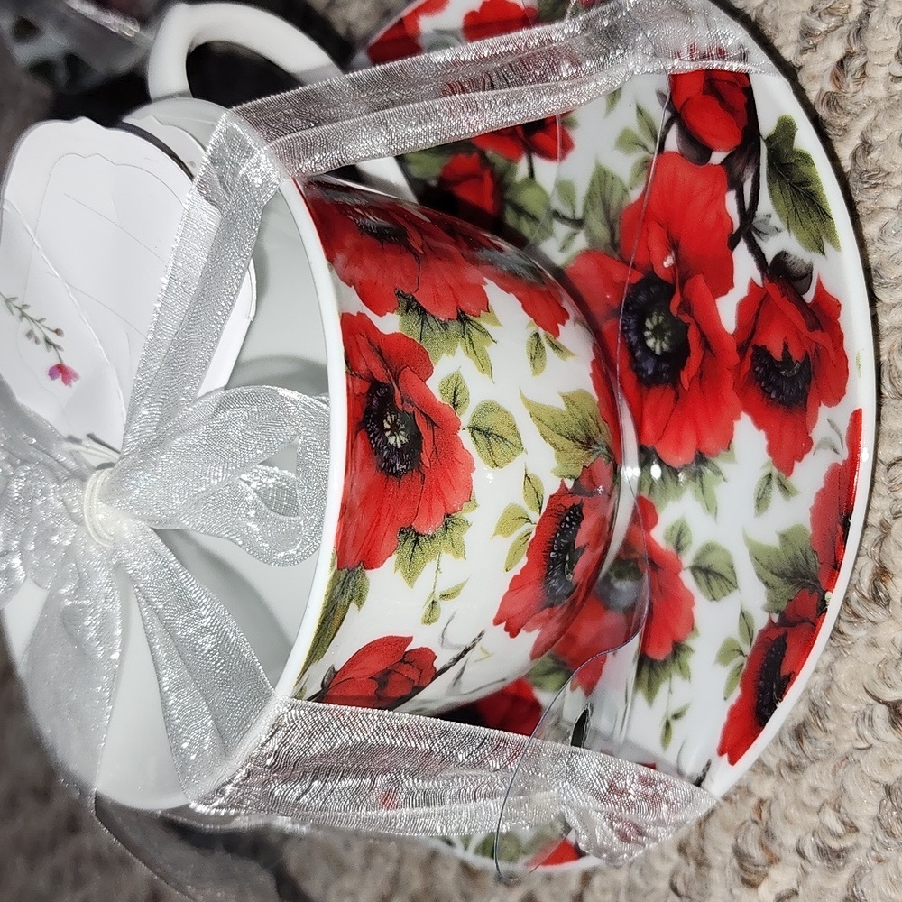 NWT Kent Pottery Red Poppy Breakfast Cup & Saucer Set